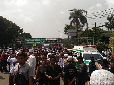 Foto: Massa PA 212 Bersiap Demo Sukmawati