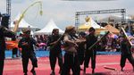 Ekstremnya Gesrek Garut: Dibacok Golok dan Diledakkan Petasan