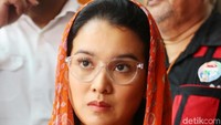 Makeup sederhana Marcella Zalianty. Foto: Ismail/detikHOT