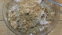 Yang klasik dan sederhana ini tak pernah membosankan. Ketan kukus dipadukan dengan kedelai yang digiling halus dengan bumbu. Enaknya! Foto: Instagram @ronnyhidayat84