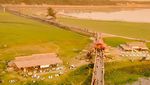 Foto: Jembatan Kayu Terpanjang Sedunia Ada di Asia Tenggara?
