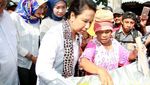 Rini Beli Beras Organik hingga Jagung di Banyuwangi, Borong Bu