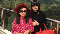 Selama ini, Peepy bergaya kompak dengan ibunya, Lee. Mereka sering membagikan kegiatannya saat traveling lewat akun Instagram peepy_and_mother_lee. (Instagram/@peepy_and_mother_lee)