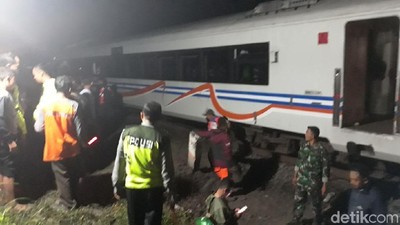 Ngeri! KA Sancaka Tabrakan dengan Truk Trailer di Ngawi