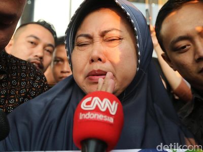 Anggota DPRD Kota Malang Ini Menangis Saat Ditahan KPK