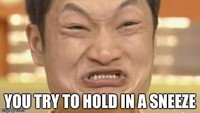 Ekspresi muka enggak terkontrol karena fokus nahan bersin. (Foto: internet)