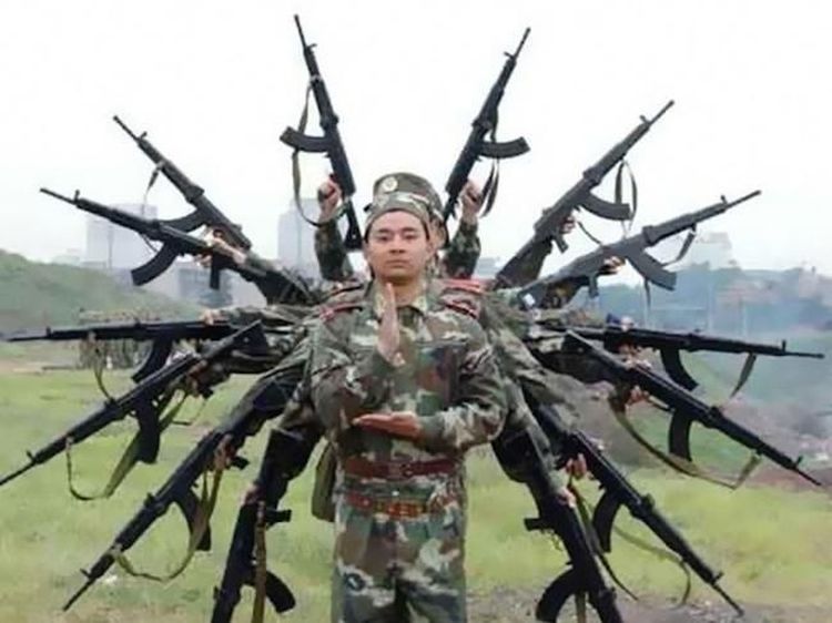 Sisi Humoris Para Tentara dalam Jepretan Kamera