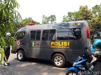 TNI-Polri Mulai Berjaga Amankan Demo Sukmawati di Bareskrim