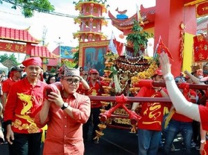 Atraksi Kirab Budaya Tionghoa Meriahkan Agenda Banyuwangi Festival