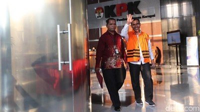 Ditahan KPK, Ketua DPRD Kota Malang Tersenyum