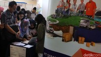 Lebih dari 70 perusahaan membuka stand dalam ajang ini.