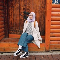 Natasha Rizki juga terlihat beberapa kali berganti hijab. Ia banyak mencoba berbagai macam scarf motif segi empat yang sedang hits saat ini. Foto: Instagram