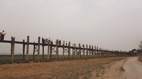 Amarapura dibangun pada Mei 1783 sebagai ibu kota dari Dinasti Konbaung. Ibu kota berada di sana bertahan hingga tahun 1857, ketika Raja Mindon mulai membangun ibukota baru di Mandalay, 11 kilometer ke arah Utara dari Amarapura (im.b_alex/Instagram)