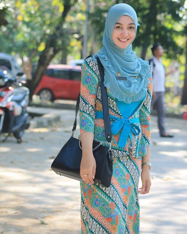 Muvida Pratiwi, pegawai PNS asal Gorontalo ini memiliki banyak fans di dunia maya. Ia sudah memiliki lebih dari 30 ribu pengikut di Instagram. Foto: Instagram