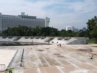 Lapangan Banteng masih direnovasi / 