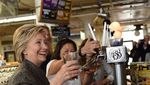Kopi dan Popcorn Selalu Jadi Teman Favorit Hillary Clinton