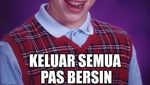 10 Meme Lucu Ekspresi Ketika Kamu Harus Menahan Bersin