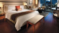 Kalau sudah berkeluarga, traveling bersama anak kadang jadi dilema, karena anak-anak mau tinggal di kamarnya sendiri. Tapi The Shangri-La Hotel Singapore menyediakan kamar suites khusus anak-anak. (The Shangri-La Hotel Singapore)