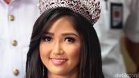 Bagaimana, sudah jatuh hati sama Sonia Fergina Citra? Pool/Ismail/detikFoto.