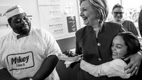 Selain kopi, es krim juga jadi menu makanan penutup yang disukai oleh mantan ibu negara Amerika Serikat ini. Foto: Instagram @hillaryclinton