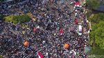 Foto: Lautan Massa Demo Sukmawati di Depan Bareskrim
