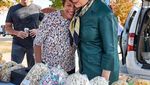 Kopi dan Popcorn Selalu Jadi Teman Favorit Hillary Clinton