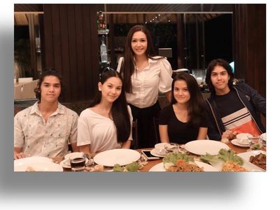 Bikin Gagal Fokus! Ini 9 Gaya Makan Al Ghazali, Anak Ahmad Dhani