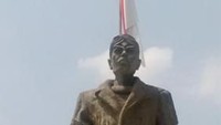 Di Yogyakarta ada beberapa patung Jenderal Sudirman yang bisa ditemui. Seperti di Museum Sasmitaloka Panglima Besar Jenderal Sudirman, Benteng Vredeburg dan di depan gedung DPRD DIY, Jalan Malioboro.
