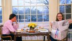 Kopi dan Popcorn Selalu Jadi Teman Favorit Hillary Clinton