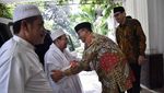 Ketika Habib Luthfi Main Piano di Rumah Dinas Anies