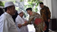 Sebuah silaturahmi yang mengesankan, kata Anies soal pertemuannya dengan Habib Luthfi bin Yahya.