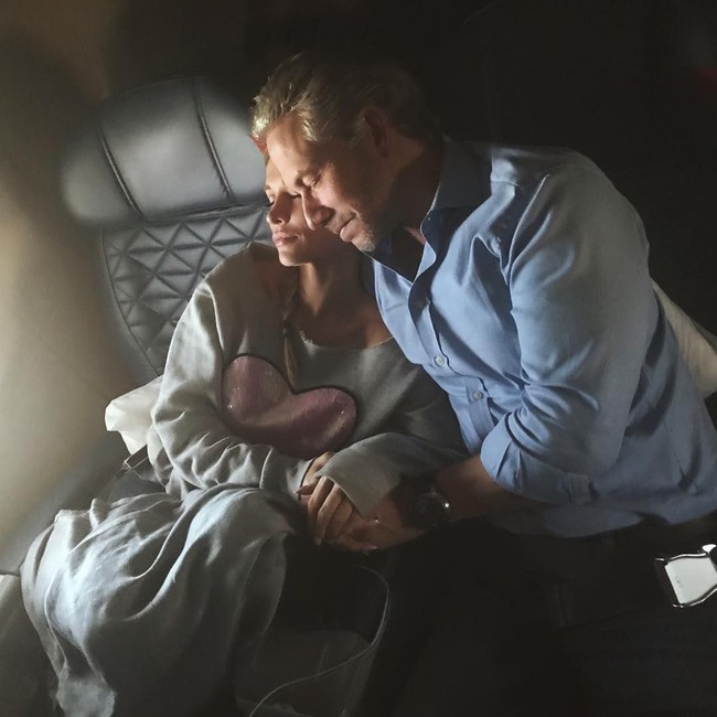 Namun bagi janda cantik satu ini tentu tak sulit untuk memiliki pendamping lagi. Setelah dikabarkan galau, Joanna pun punya kekasih baru.  Foto: Instagram