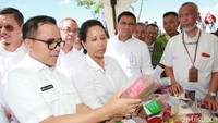 Menteri BUMN ini sangat mengapresiasi keberhasilan produksi kelompok tani dari Kecamatan Singojuruh Banyuwangi yang mampu bersaing di kanca internasional. Beras organik hasil kelompok tani ini juga sudah diekspor ke Eropa dan Amerika Serikat.