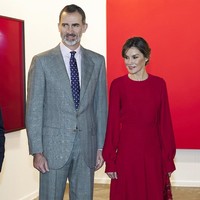 Letizia hanyalah seorang jurnalis dan pembaca berita sebelum bertemu suaminya, Pangeran (kini Raja) Felipe IV tahun 2004 di Madrid, Spanyol. Ketika Felipe menjadi raja di 2014, titel Letizia pun berubah menjadi Ratu Spanyol. Letizia pun tercatat sebagai wanita biasa pertama yang menjadi seorang ratu di negaranya. Foto: Dok. Getty Images