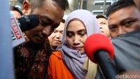 Tri Yudiani adalah satu dari 18 anggota DPRD kota Malang dari fraksi PDIP yang resmi menjadi tahanan KPK.