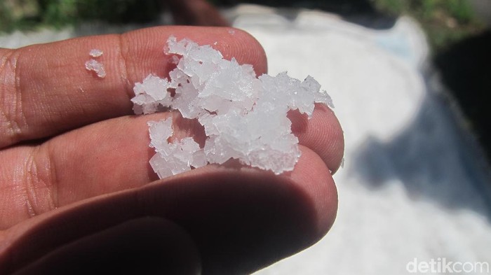 Tak Cuma di Pantura, Produksi Garam Pesisir Selatan Mulai Tumbuh