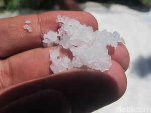 Tak Cuma di Pantura, Produksi Garam Pesisir Selatan Mulai Tumbuh