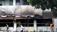 Hanya satu lantai yang terbakar di gedung itu.