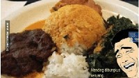 Wah bener juga nih. Kenapa ya kalau beli dibungkus kok nasinya lebih banyak daripada makan di tempatnya langsung. Ada yang tahu kenapa? Foto: Istimewa