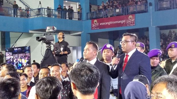  Presiden Pojok Istana Abdel Achrian dan Penasehat Pojok Istana Denny Chandra. 