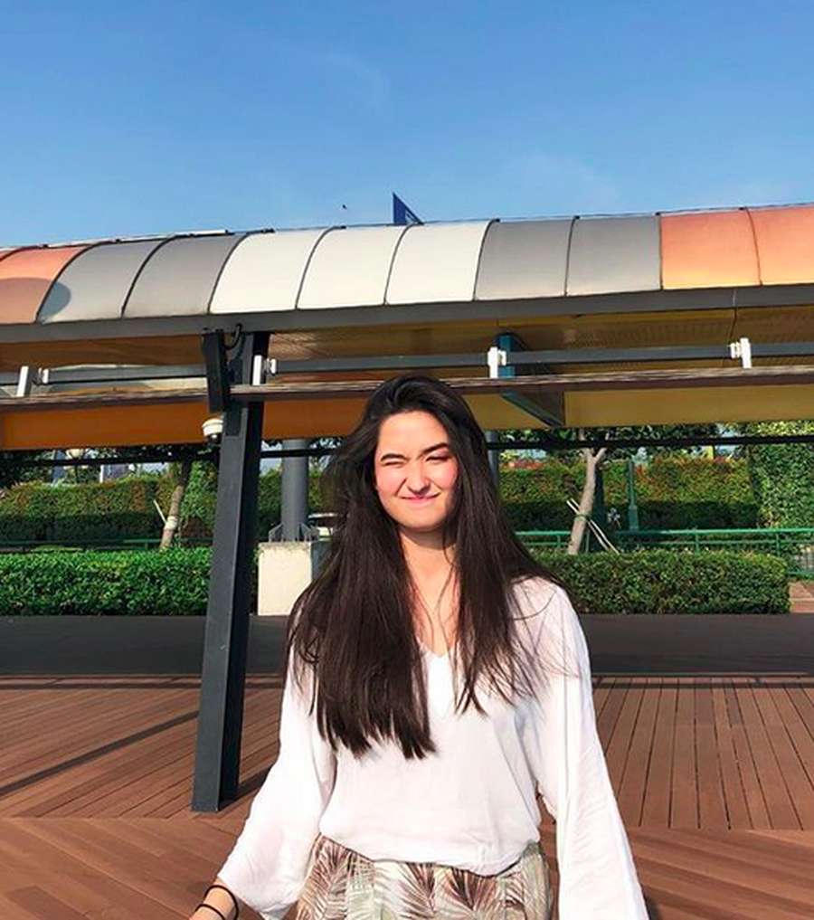 Cantiknya Stephanie, Putri Titi DJ yang Beranjak Dewasa - Foto 2