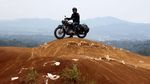 Pencinta Royal Enfield Selusuri Jalur Selatan Jabar yang Indah