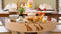 Selain menu sarapannya yang lezat. Menu pastry dan jus buah segar juga jadi andalan di Girrafe Manor. Para jerapah juga suka buah segar lho. Foto: Istimewa
