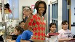 Begini Gaya Santai Michelle Obama Ketika Makan Sandwich dan Permen