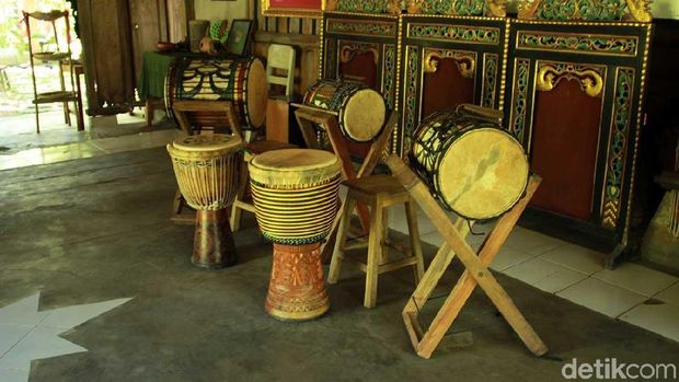 Traveler juga bisa belajar alat musik perkusi dan lainnya (Randy/detikTravel)