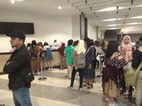 Para Joyful sudah antre sejak pagi untuk bertemu JBJ.