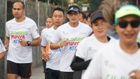 Foto:  Saya belum pernah berlari di Pinggir Ciliwung yang selama ini bayanganya kotor dan semrawut tapi warga turun tanpa mobilisiasi. kegiatan ini menyatukan hidup sehat dan bersih, ujar Sandiaga. Fotografer: Bimasurya Eka Putra/Dok. Pribadi Sandi Uno