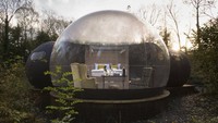 Penginapan ini berlokasi di Fermanagh, Irlandia Utara dan memberikan 180 derajat pemandangan hutan dan langit. Foto: Istimewa/Finn Lough.