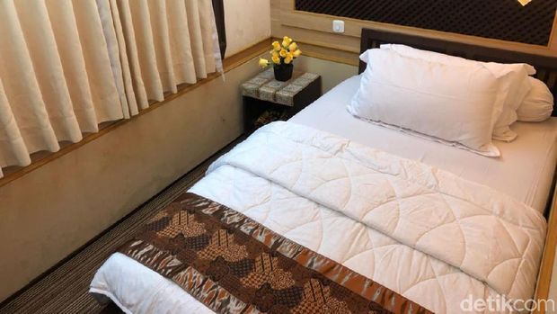 Dilengkapi dengan tempat tidur seperti di hotel