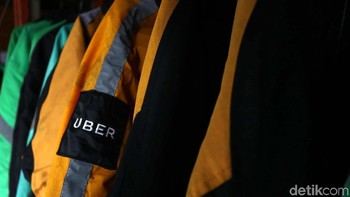 Untuk jaket dibandrol Rp 65 ribu.